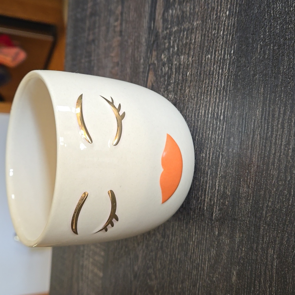 Marylin Monroe like face decorative cup/ holder